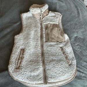 Abercrombie & Fitch Vest